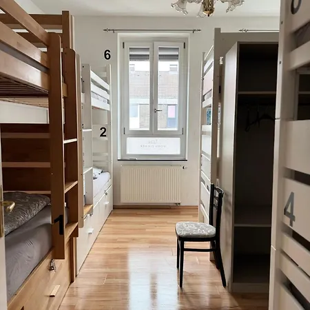 Hostel Wohnzimmer-essen Essen